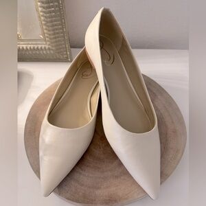 Sam Edelman Ivory Pointy Toe Flats
